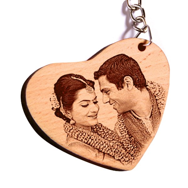 WOODEN KEYCHAIN - HEART