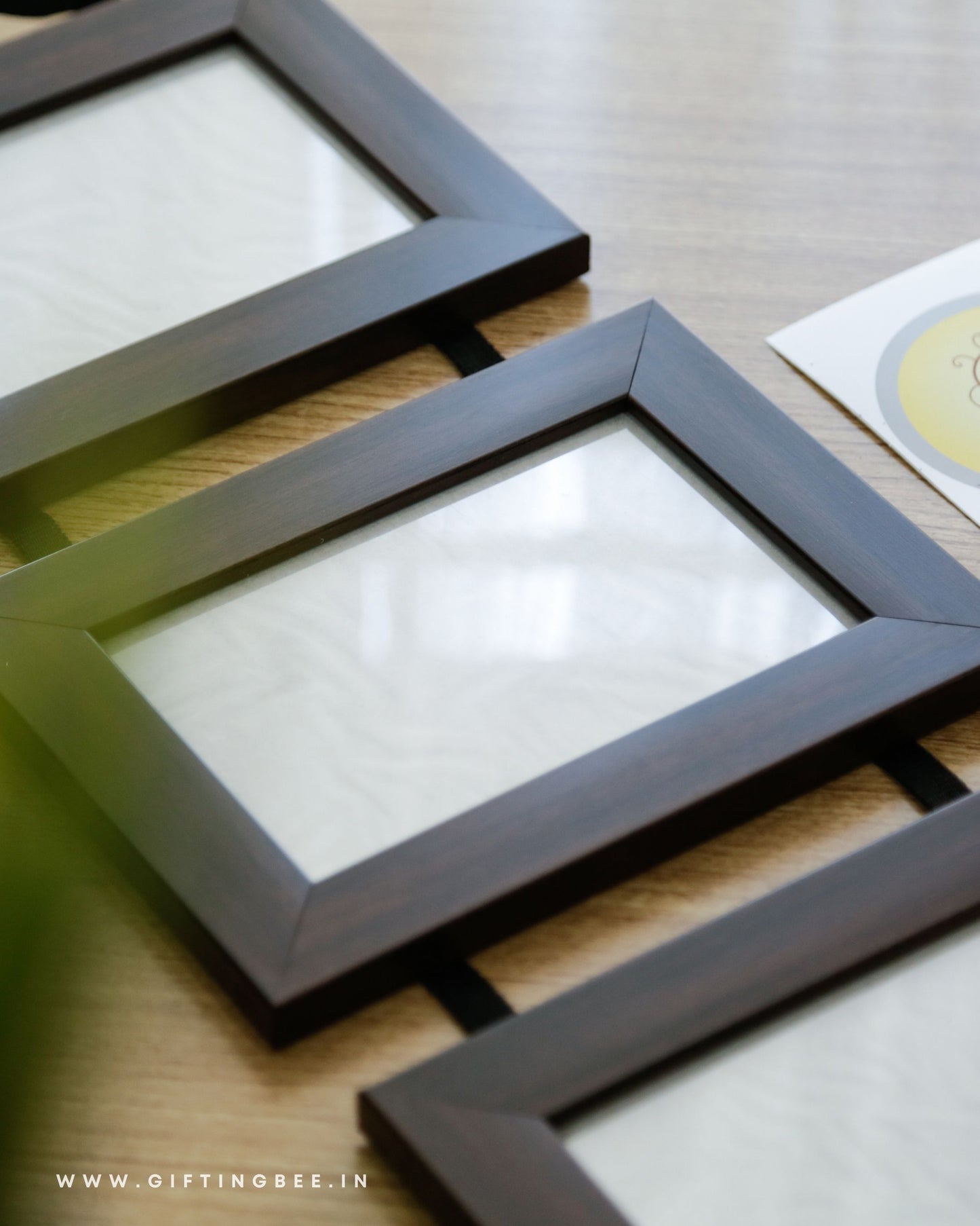 HANGING COLLAGE FRAME - BROWN